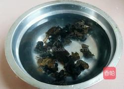 肉未豆腐黑木耳生菜汤的做法图解2