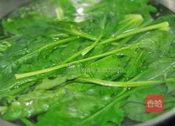 鲜虾仁菠菜卷的做法图解3