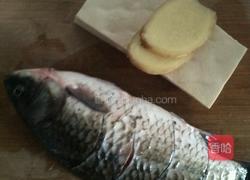 宝宝的鲫鱼烫的做法图解1