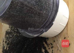 熟芝麻的做法图解1