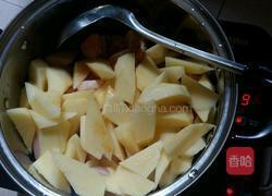 土豆烧肉的做法图解2