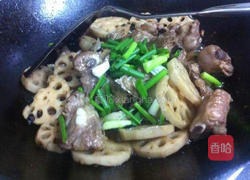 莲藕炖排骨的做法图解10