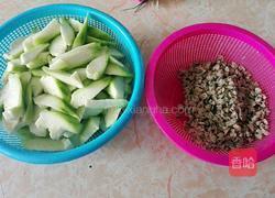 丝瓜炒蚬肉的做法图解2