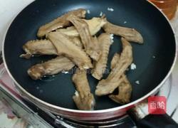 鸭翅炒灯笼椒的做法图解4