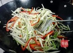 双椒瘦肉炒茭白的做法图解6