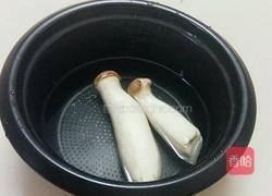 双菇胡萝卜丁的做法图解3