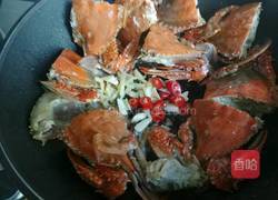 蚝油闷蟹的做法图解4