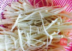 金针菇炒青椒的做法图解1