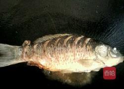 白汤鲫鱼的做法图解2