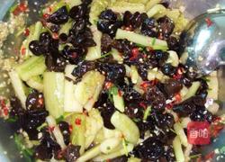 木耳拌黄瓜的做法图解2