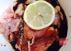 柠香剔骨鸡腿的做法图解3