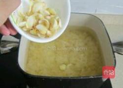 银耳百合莲子羹的做法图解4