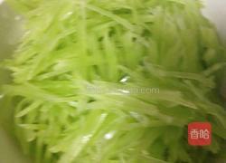 凉拌青笋丝的做法图解2
