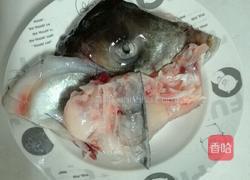 番茄鱼头汤的做法图解1