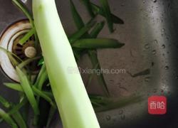 芥兰炒肉的做法图解1