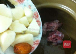 白薯龙骨汤的做法图解3