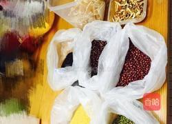 黑米粥的做法图解1