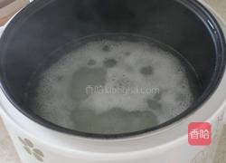 瘦肉粥的做法图解1