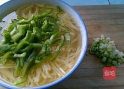 青椒土豆丝的做法图解1