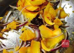 香煎橙味鸭胸配焦糖橙味汁的做法图解2