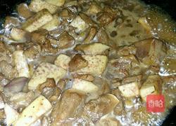 红烧牛肉芋头的做法图解6