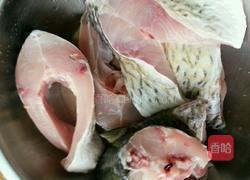 清炖鲤鱼的做法图解3