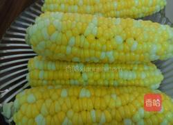 蒸甜玉米的做法图解1