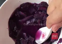 Purple Sweet Potato Glutinous Rice Cake Recipe Illustration 2