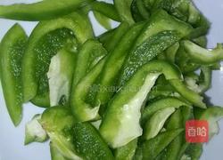 双椒炒猪肝的做法图解1