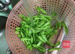 苦瓜炒鸡蛋的做法图解3