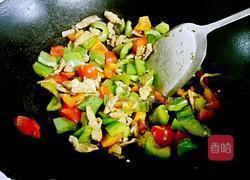 甜椒炒瘦肉的做法图解4