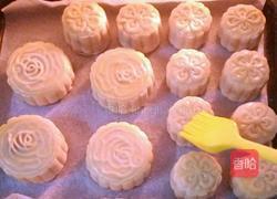 白莲蓉蛋黄广式月饼的做法图解13