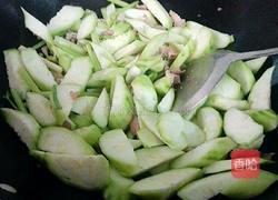 芹菜瘦肉炒丝瓜的做法图解5