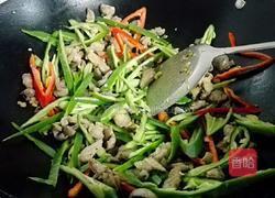 双椒炒鸡肾的做法图解7