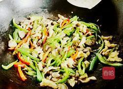 双椒炒鸡肾的做法图解8