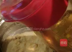 Illustration of how to make pumpkin steamed buns 8