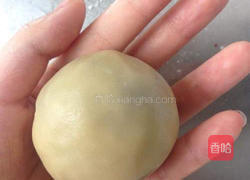 广式豆沙蛋黄月饼的做法图解12