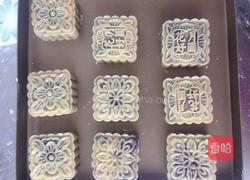 广式豆沙蛋黄月饼的做法图解14