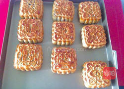 广式豆沙蛋黄月饼的做法图解16