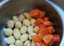 小土豆烧牛肉的做法图解2