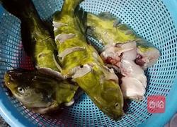 蒜蓉蒸黄骨鱼的做法图解1