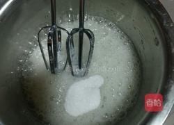 戚风蛋糕的做法图解2