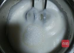 戚风蛋糕的做法图解4