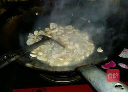 青红椒炒蘑菇的做法图解2