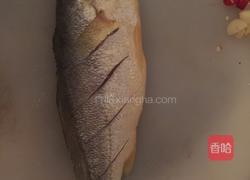 红烧黄鱼的做法图解1