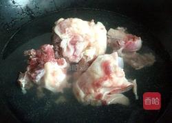 筒骨花生汤的做法图解2