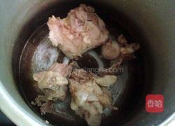 筒骨花生汤的做法图解3