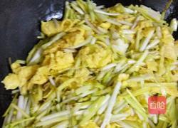 蒜黄炒鸡蛋的做法图解5