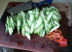 素炒蛇瓜的做法图解2