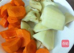 老火靓汤—莲藕龙骨汤的做法图解1